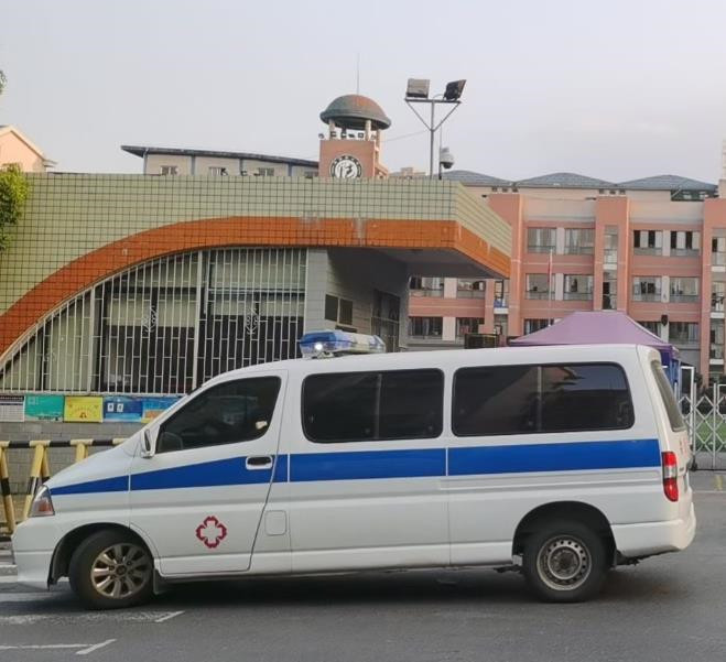 临漳救护车出租护送骨折病人一公里多少钱